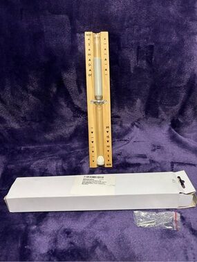 NWT Wooden Wall-Mounted 20-Minute Hourglass Sand Timer - Natural